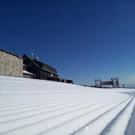 Lyzarska Bouda Hotel *